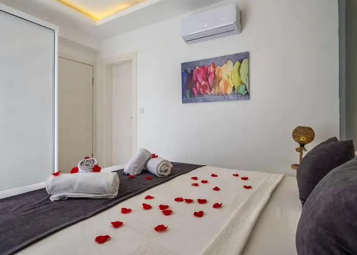 Oludeniz 4 Bedroom 2902 Villa Fethiye