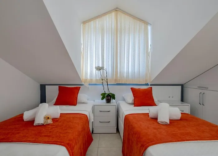 Oludeniz 4 Bedroom 2902