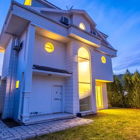 Vilă Oludeniz 4 Bedroom Fethiye
