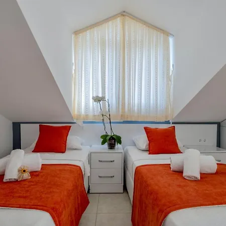 Oludeniz 4 Bedroom 2902